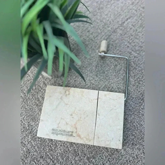 Beautiful Solid Marble Cheese Slicer with extra replacement wire - 5 x 7.75 - Picture 9 of 9